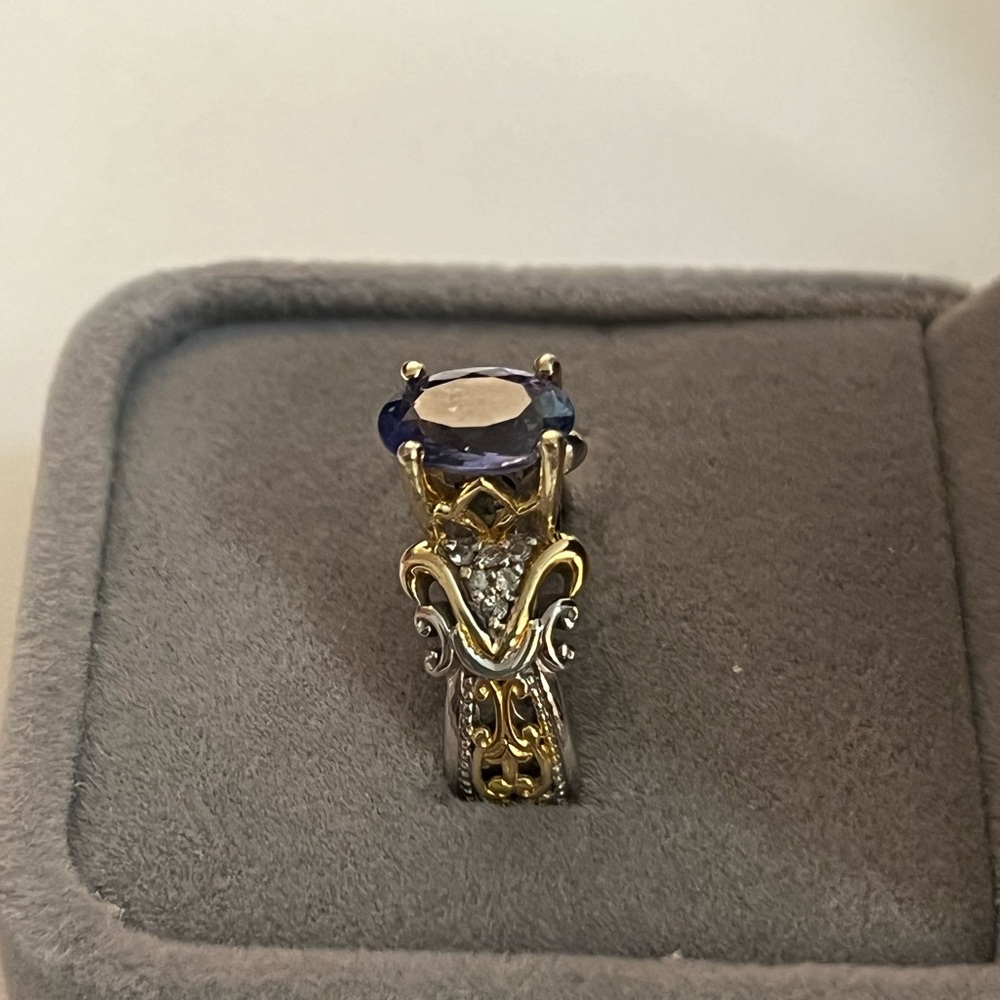 Tanzanite and diamond ring with 14 k gold accents size 7 - Picture 2 of 3